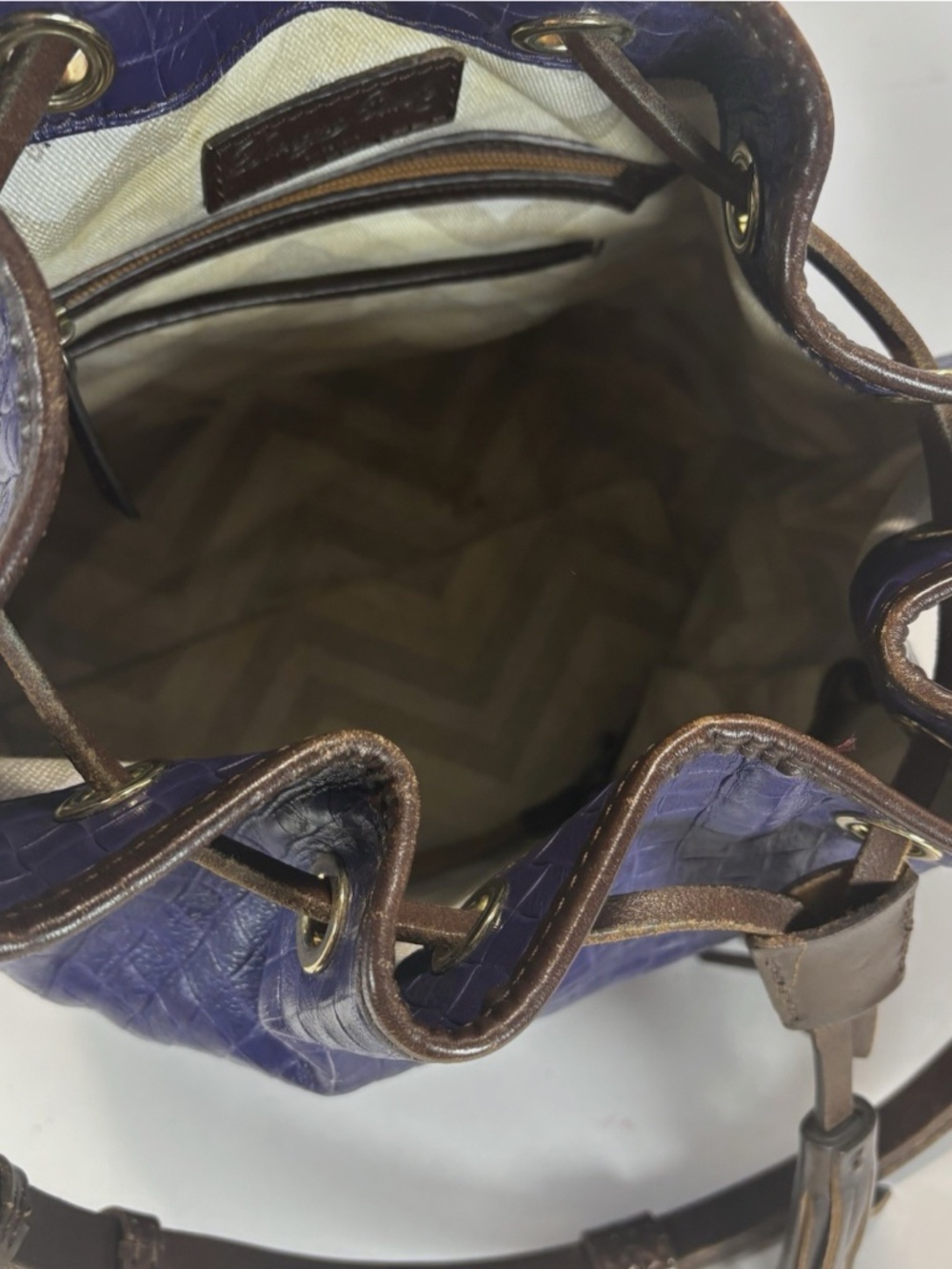 Dooney & Bourke Blue Croc Embossed Drawstring Shoulder Bag Purse Woven Leather - Picture 7 of 8